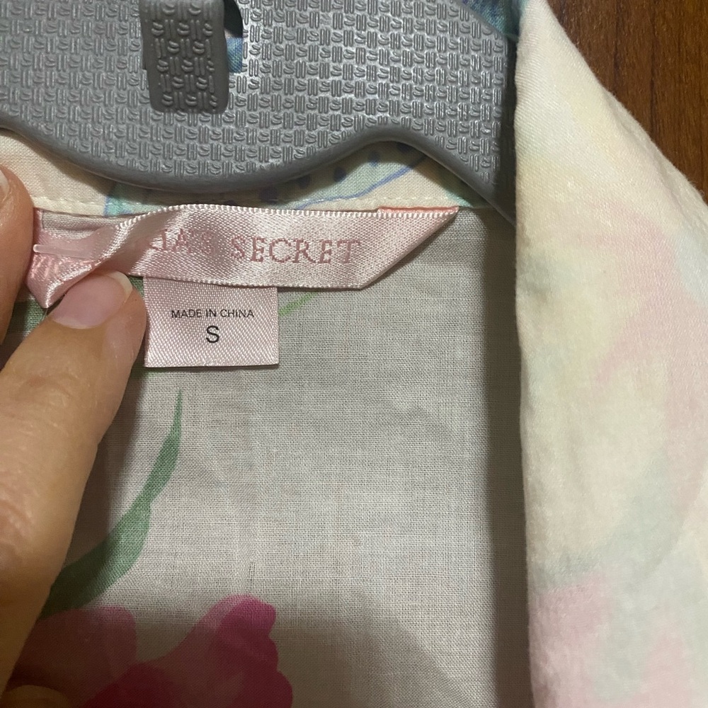 Victoria's Secret White, Pink & Yellow Floral Cotton Light Pajama Set Size Small - Picture 7 of 9